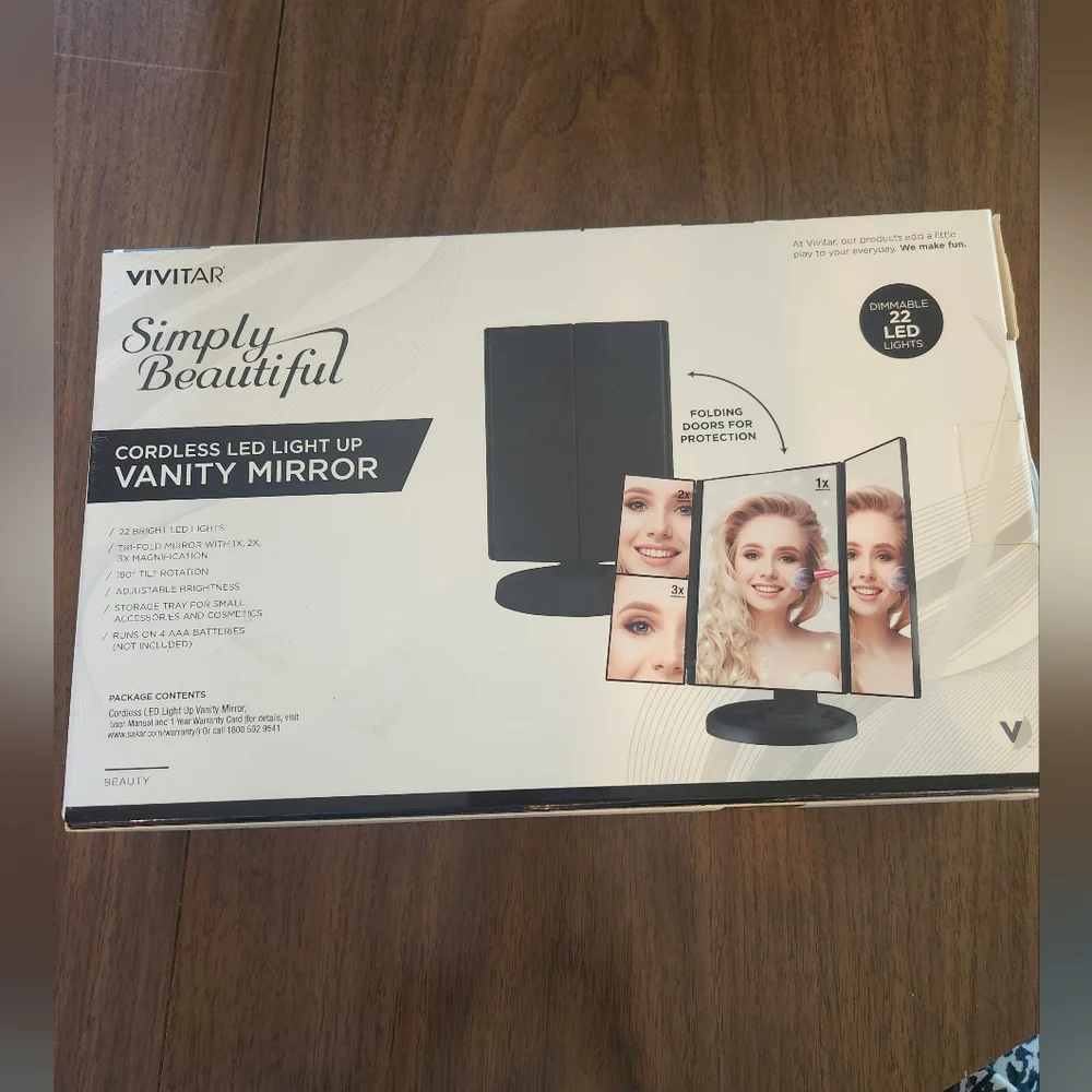 New CORDLESS LED LIGHT UP VANITY MIRROR VIVITAR